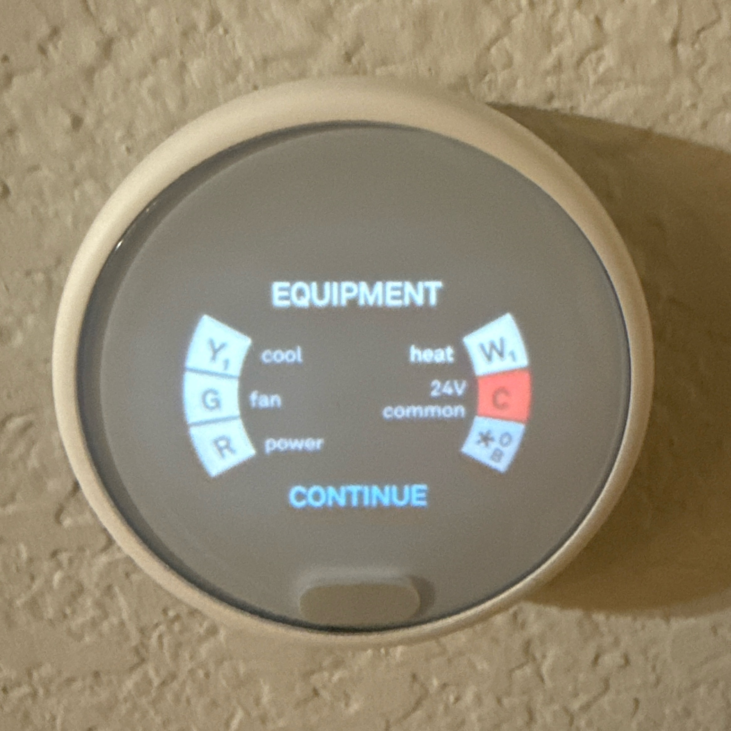 Google Nest E показує проблему з проводом C